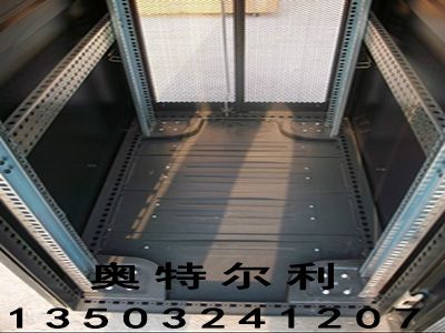 對機(jī)柜進(jìn)行前期準(zhǔn)備